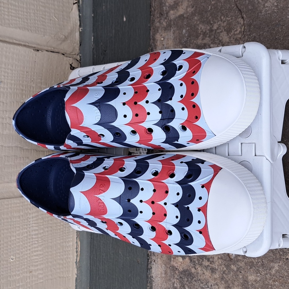 Men's Native Water Shoes - sz 10